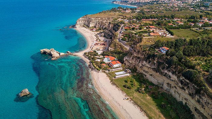 Le 10 Spiagge Più Belle della Calabria da Visitare - Spiaggia di Riaci – Santa Domenica di Ricadi - Spiagge vicino ad Airone Residence Zambrone