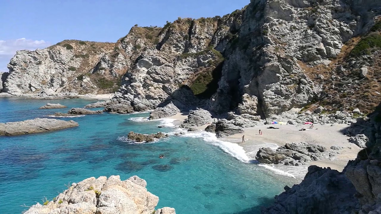 Le 10 Spiagge Più Belle della Calabria da Visitare - Spiaggia di Santa Maria – Spiaggia di Praia i Focu - Spiagge vicino ad Airone Residence Zambrone