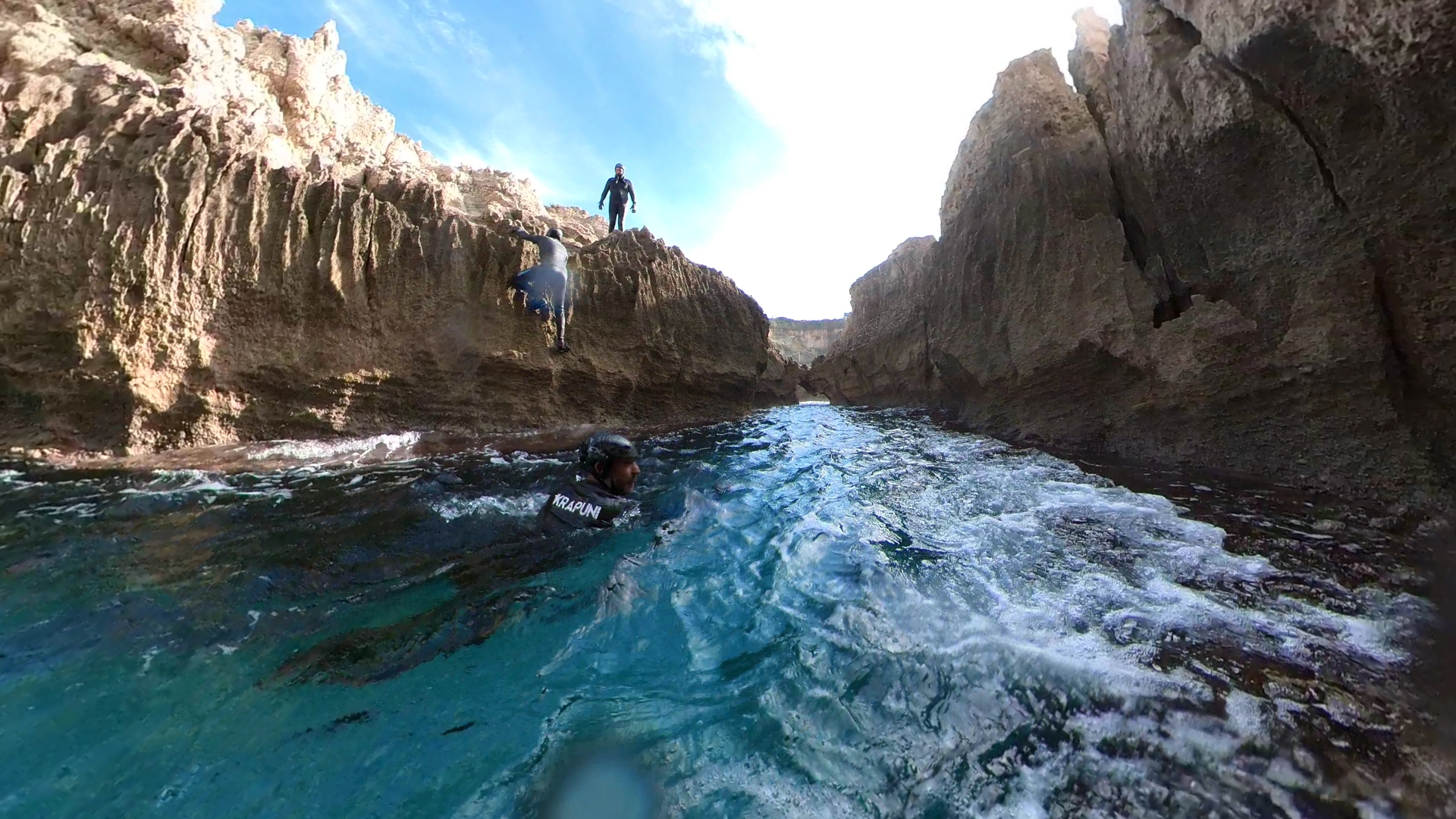 Coasteering avventura tra mare e roccia Sport acquatici in Calabria Airone Residence in Calabria Vicino a Tropea