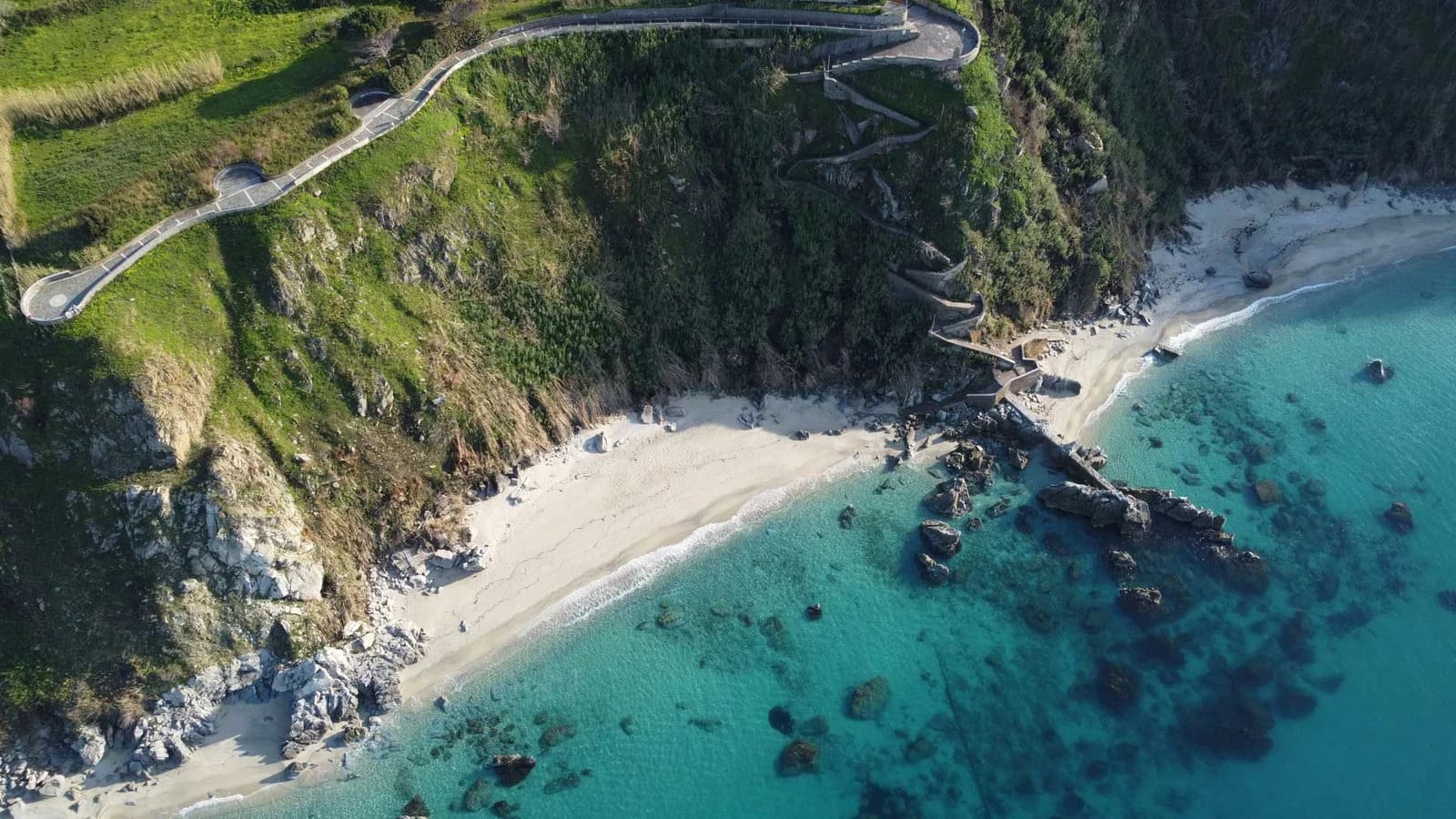Esperienze in Calabria. Airone Residence Zambrone vicino a Tropea. Spiagge Costa degli Dei, Spiaggia Paradiso del Sub. Spiaggia di Michelino. Calabria.